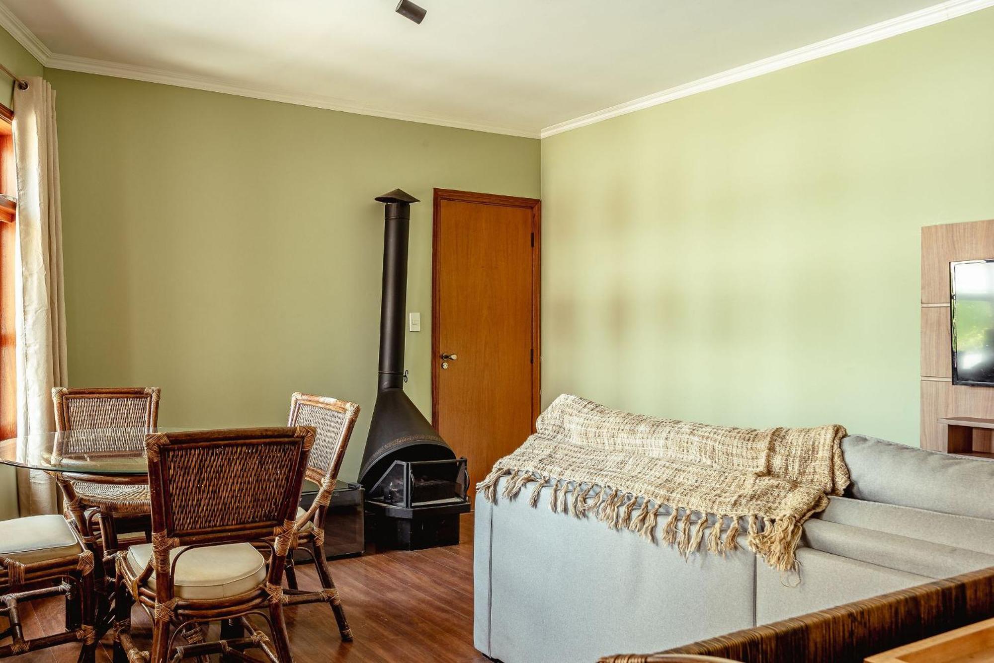 Charmoso Apartamento No Centrinho De Capivari Campos do Jordão
